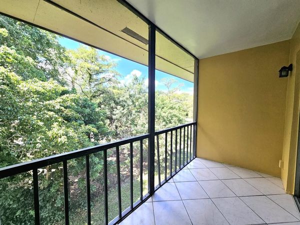 8000 S Colony Circle, Tamarac, FL 33321