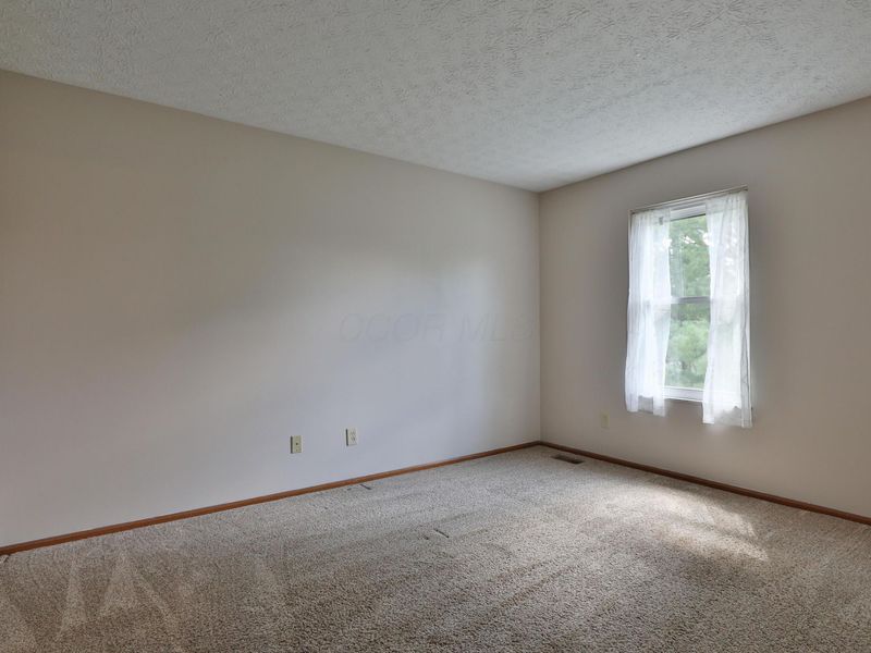 3311 Harbor Bay Drive, Columbus, OH 43221 Photo 21