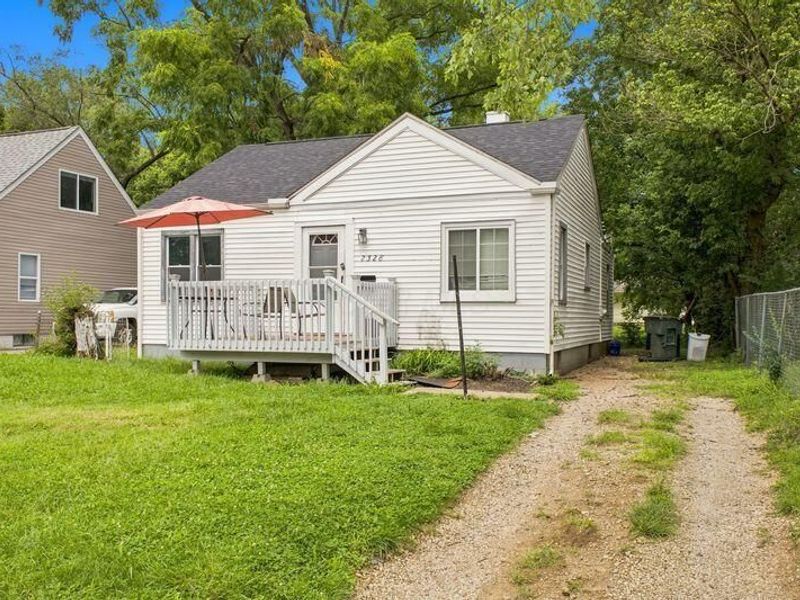 2328 Middlehurst Drive, Columbus, OH 43219 Photo 2