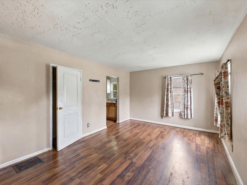 2328 Middlehurst Drive, Columbus, OH 43219 Photo 4