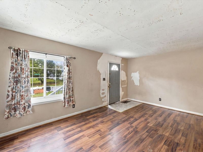 2328 Middlehurst Drive, Columbus, OH 43219 Photo 5