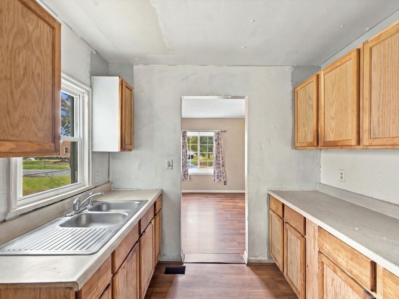 2328 Middlehurst Drive, Columbus, OH 43219 Photo 7