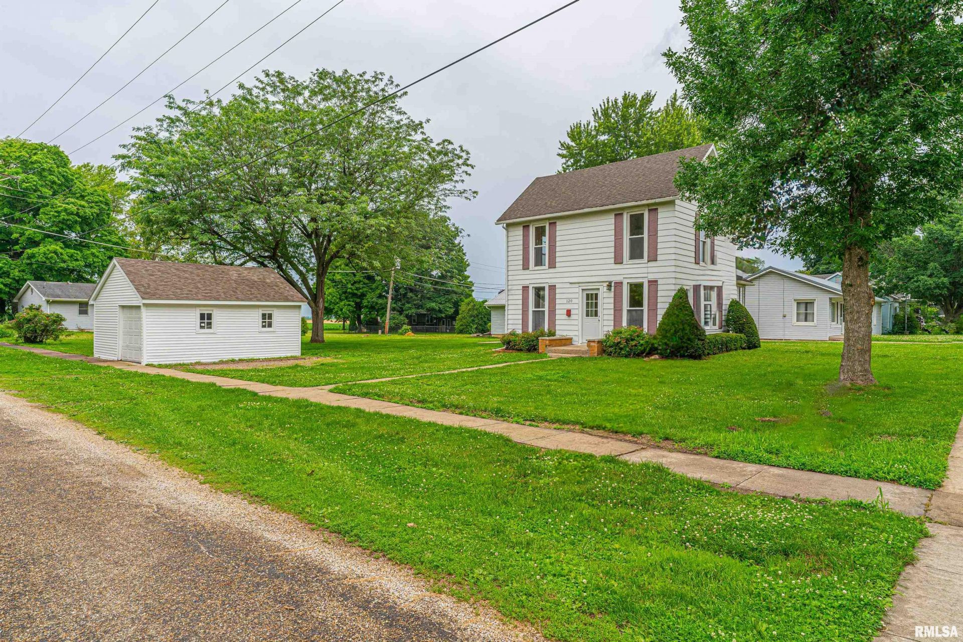 120 E Mccormick Avenue, Emden, IL 62635 Main Photo