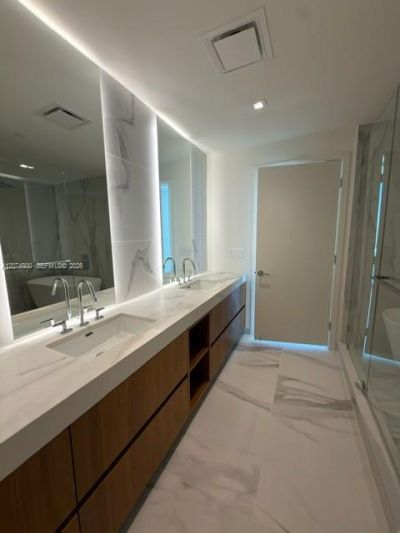 1400 Biscayne Boulevard, Unit 2702, Miami, FL 33132 Photo