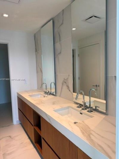 1400 Biscayne Boulevard, Unit 2702, Miami, FL 33132 Photo