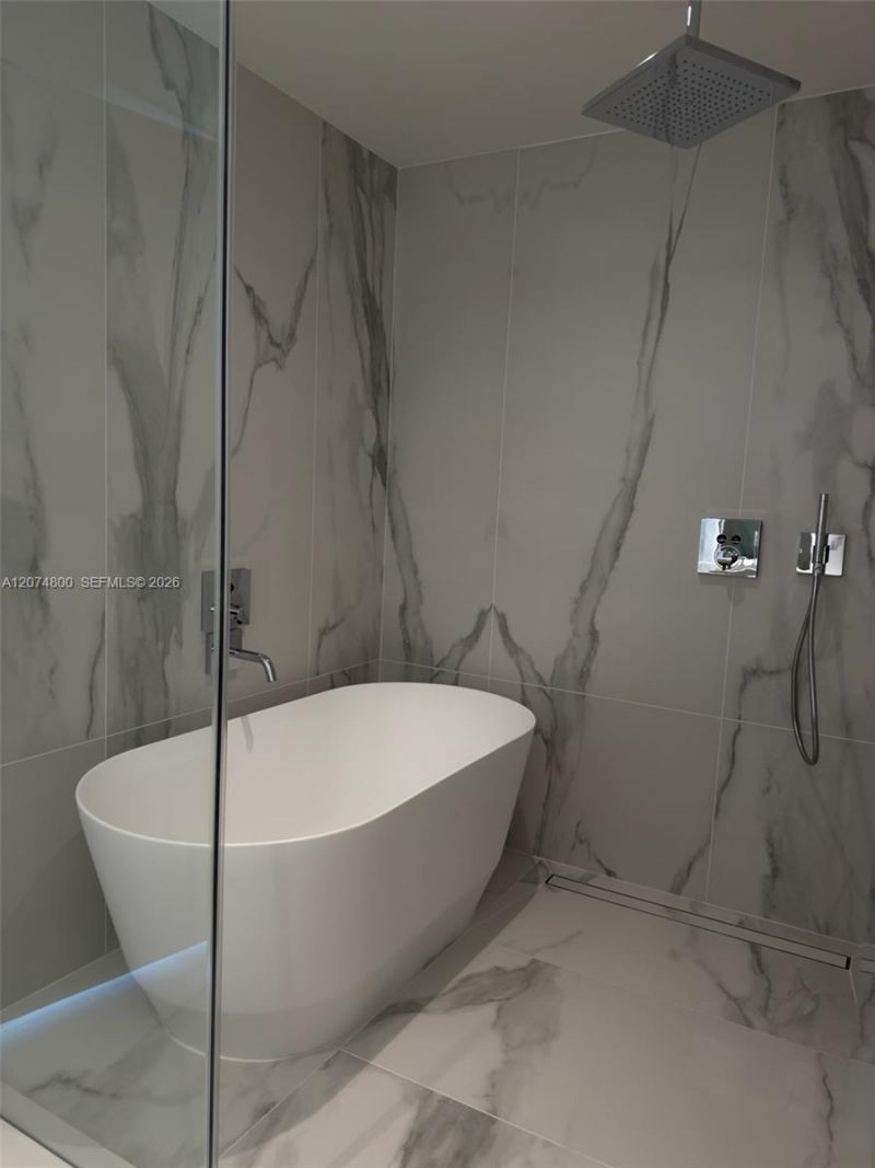 1400 Biscayne Boulevard, Unit 2702, Miami, FL 33132 Photo
