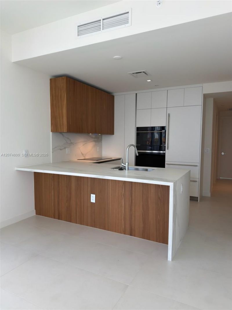 1400 Biscayne Boulevard, Unit 2702, Miami, FL 33132 Photo