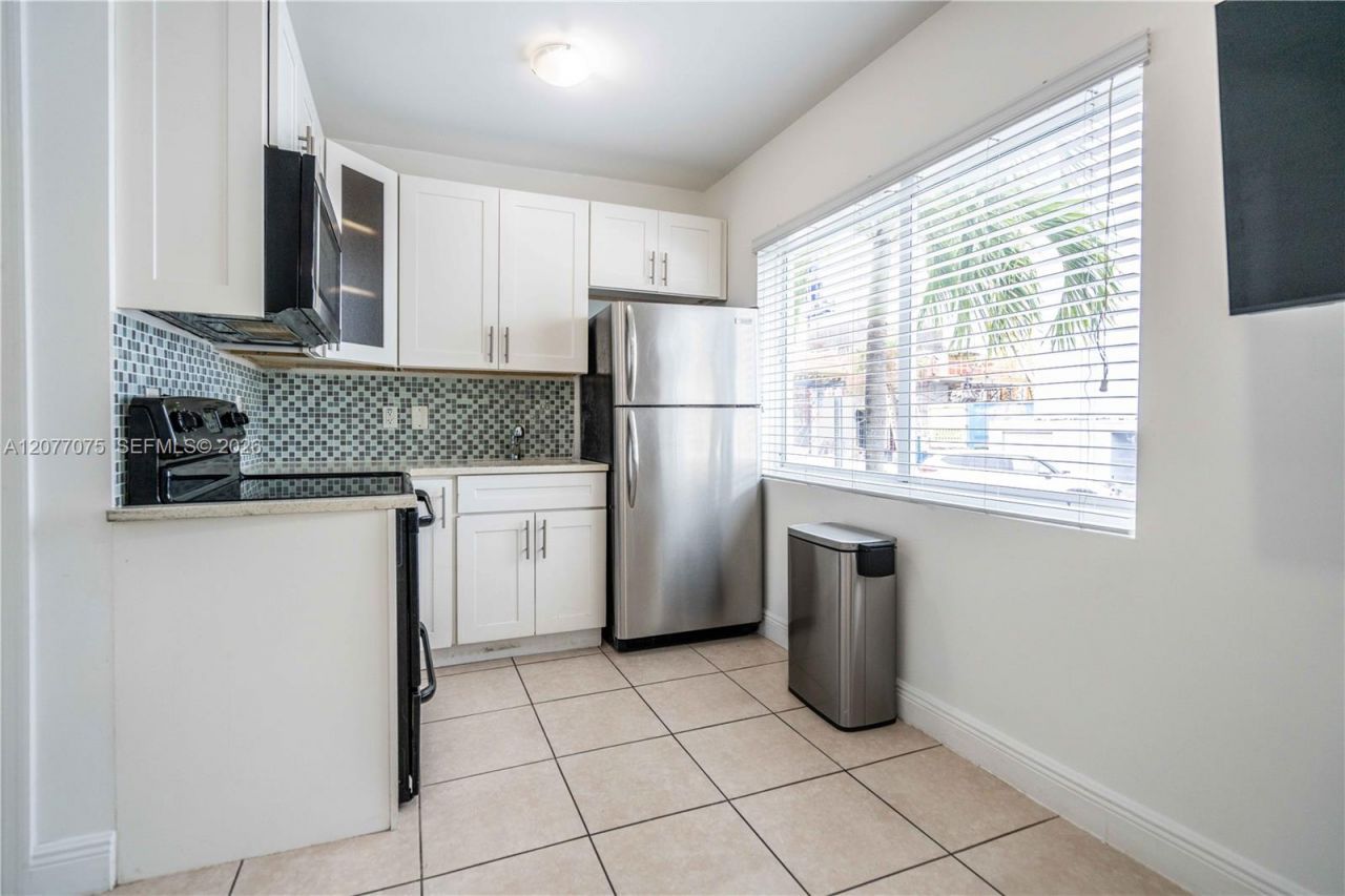6971 Carlyle Ave , Unit 102, Miami Beach, FL 33141 Photo