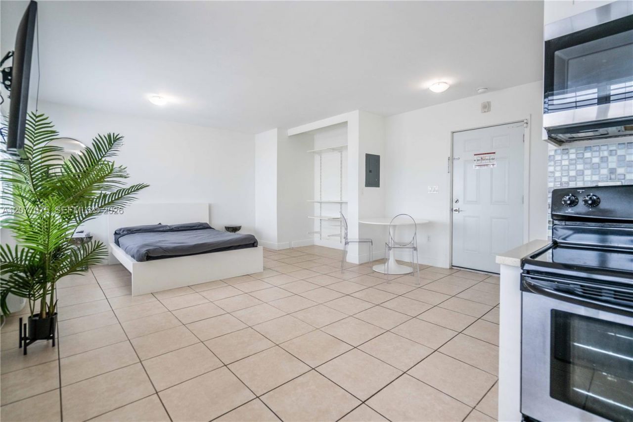 6971 Carlyle Ave , Unit 102, Miami Beach, FL 33141 Photo