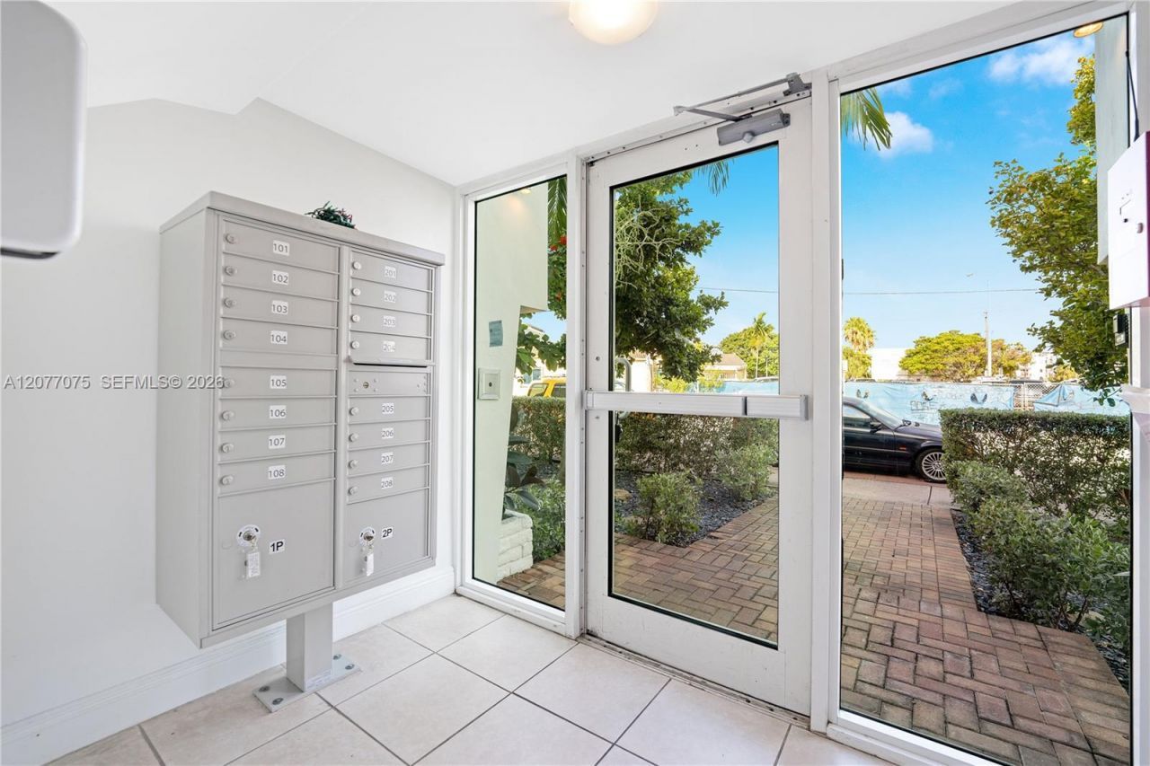6971 Carlyle Ave , Unit 102, Miami Beach, FL 33141 Photo