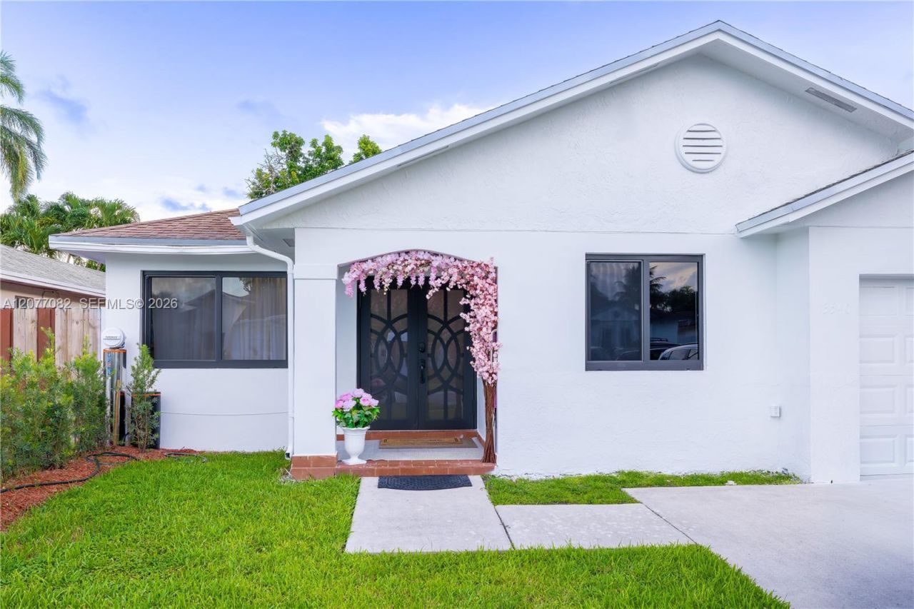 13540 SW 180th Ter , Miami, FL 33177 Photo