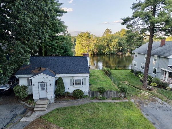2 Colonial Road, Lynnfield, MA 01940