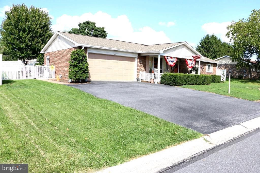 931 OAK LANE, LEBANON, PA 17046