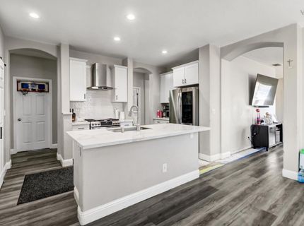 8427 Serio Way, Elk Grove, CA 98758 Photo