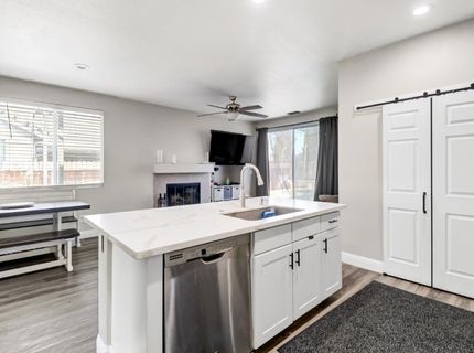 8427 Serio Way, Elk Grove, CA 98758 Photo