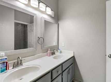 8427 Serio Way, Elk Grove, CA 98758 Photo