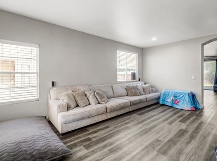 8427 Serio Way, Elk Grove, CA 98758 Photo