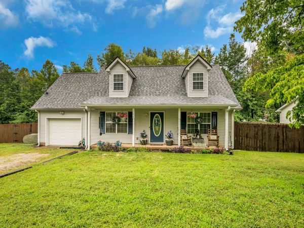 126 Silver Leaf Cir, Dickson, TN 37055