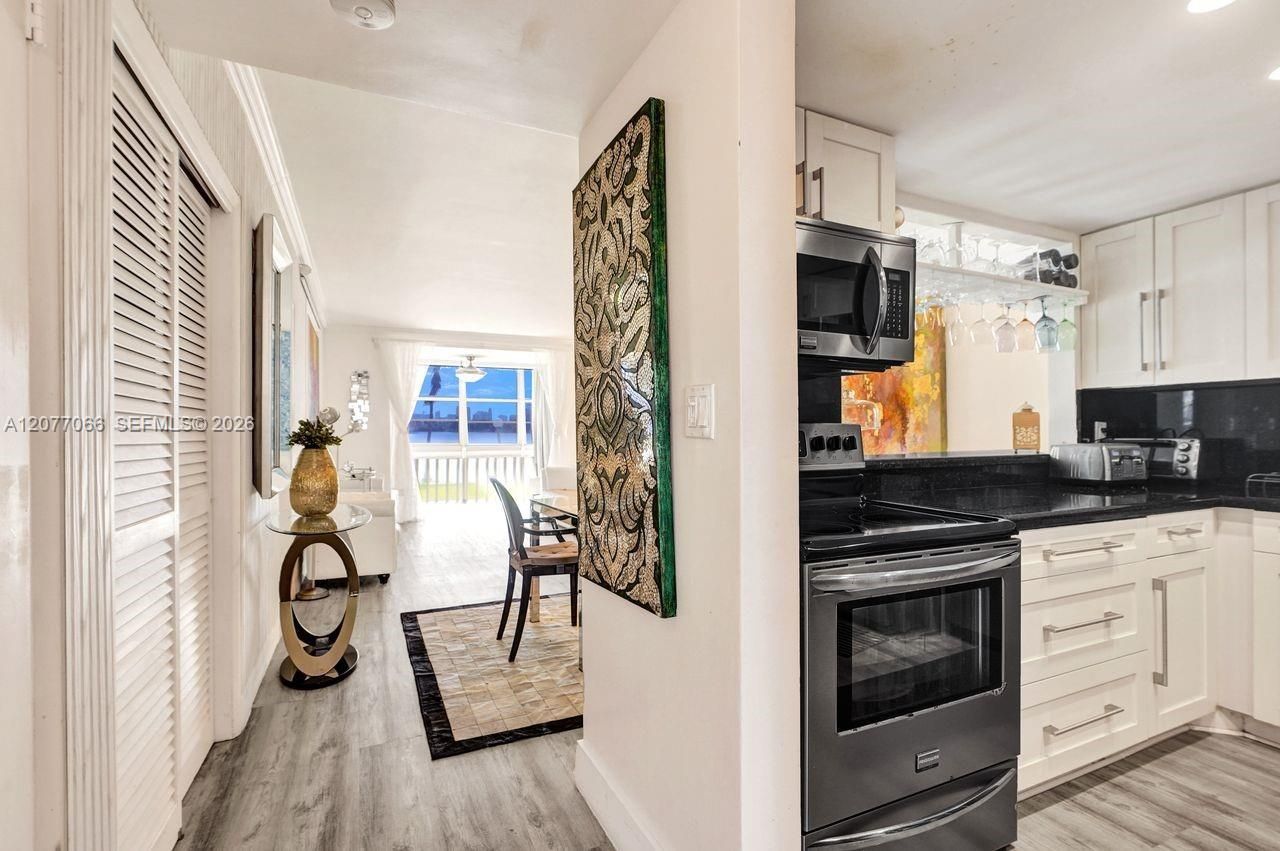 18707 NE 14th Ave, Unit 522, Miami, FL 33179 Photo