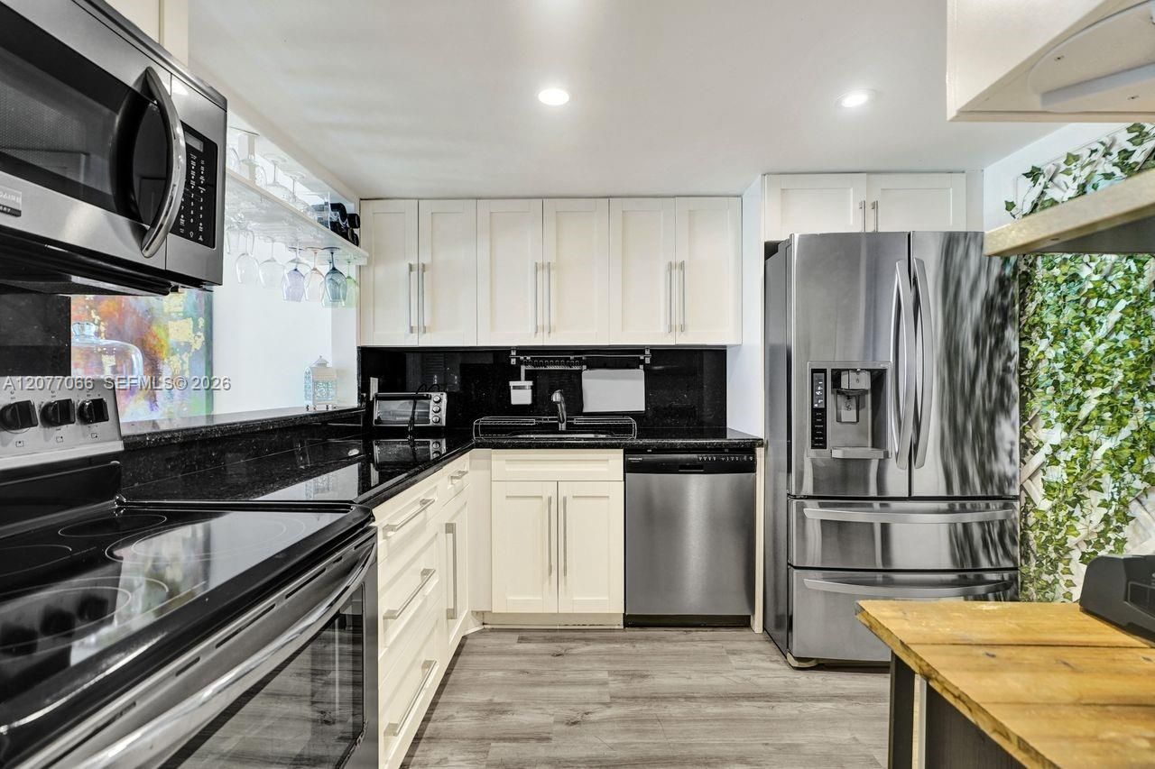 18707 NE 14th Ave, Unit 522, Miami, FL 33179 Photo