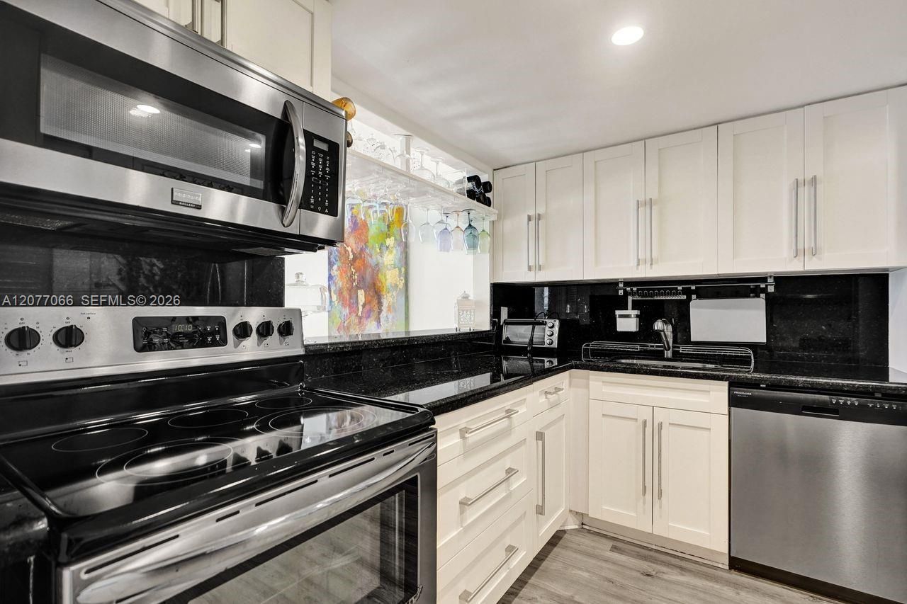18707 NE 14th Ave, Unit 522, Miami, FL 33179 Photo