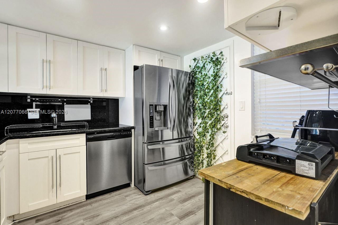 18707 NE 14th Ave, Unit 522, Miami, FL 33179 Photo