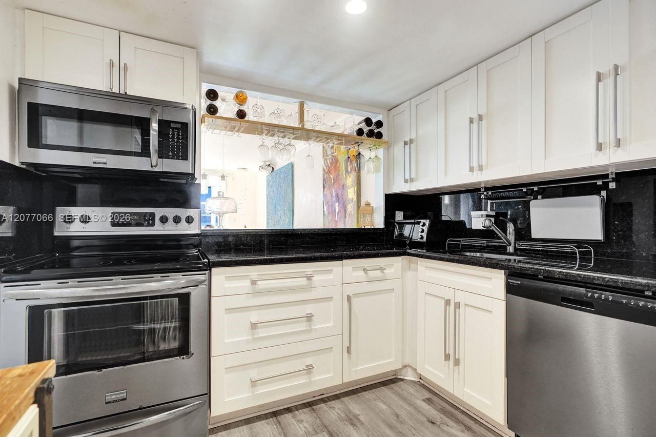 18707 NE 14th Ave, Unit 522, Miami, FL 33179 Photo