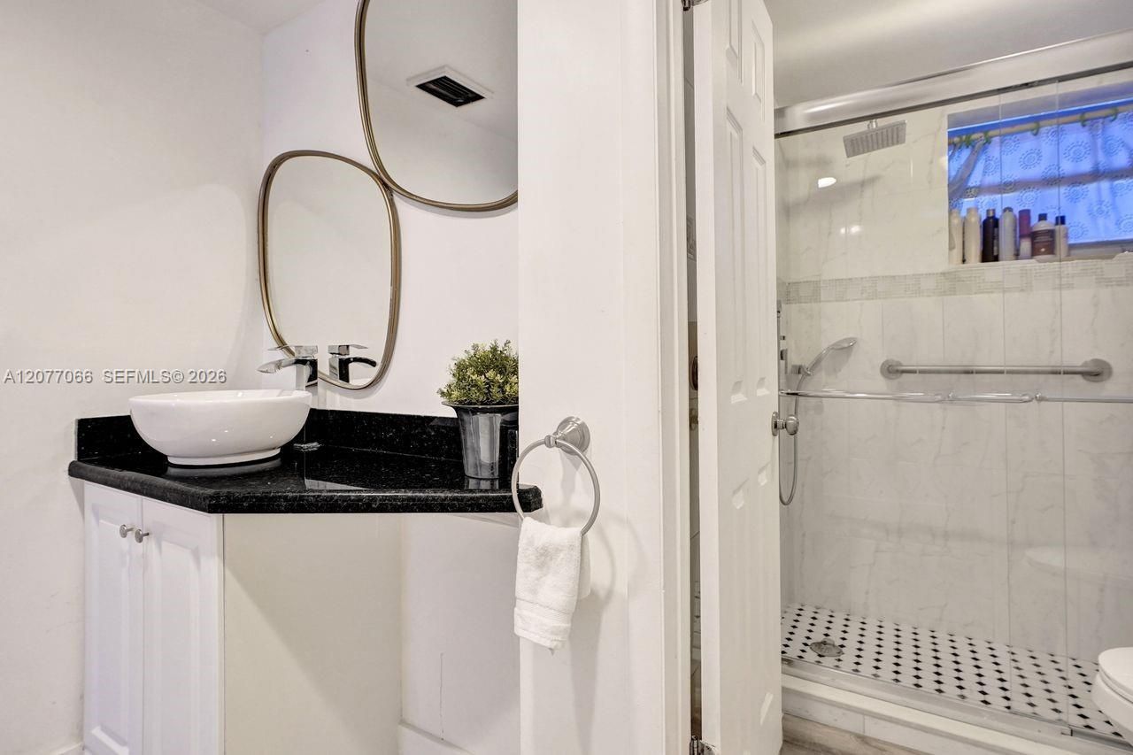 18707 NE 14th Ave, Unit 522, Miami, FL 33179 Photo