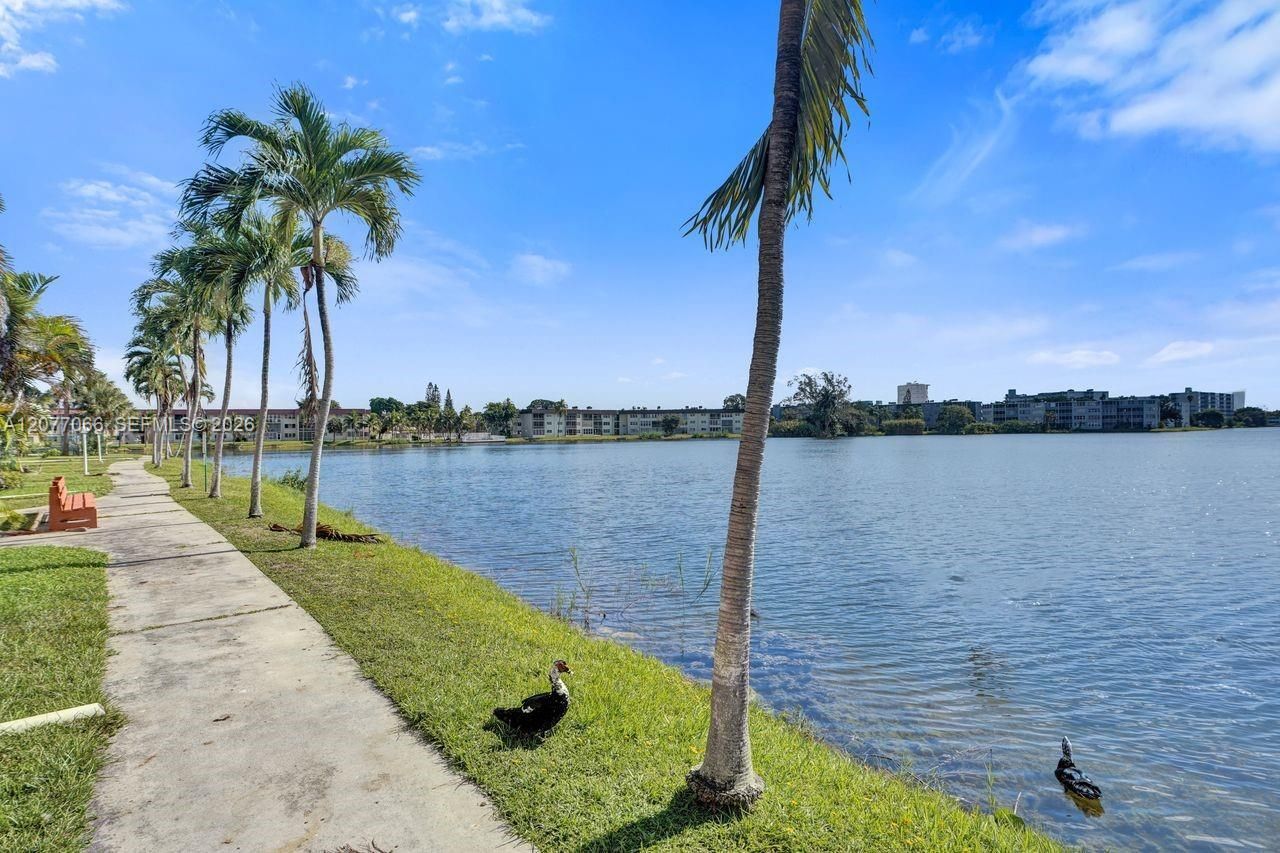 18707 NE 14th Ave, Unit 522, Miami, FL 33179 Photo