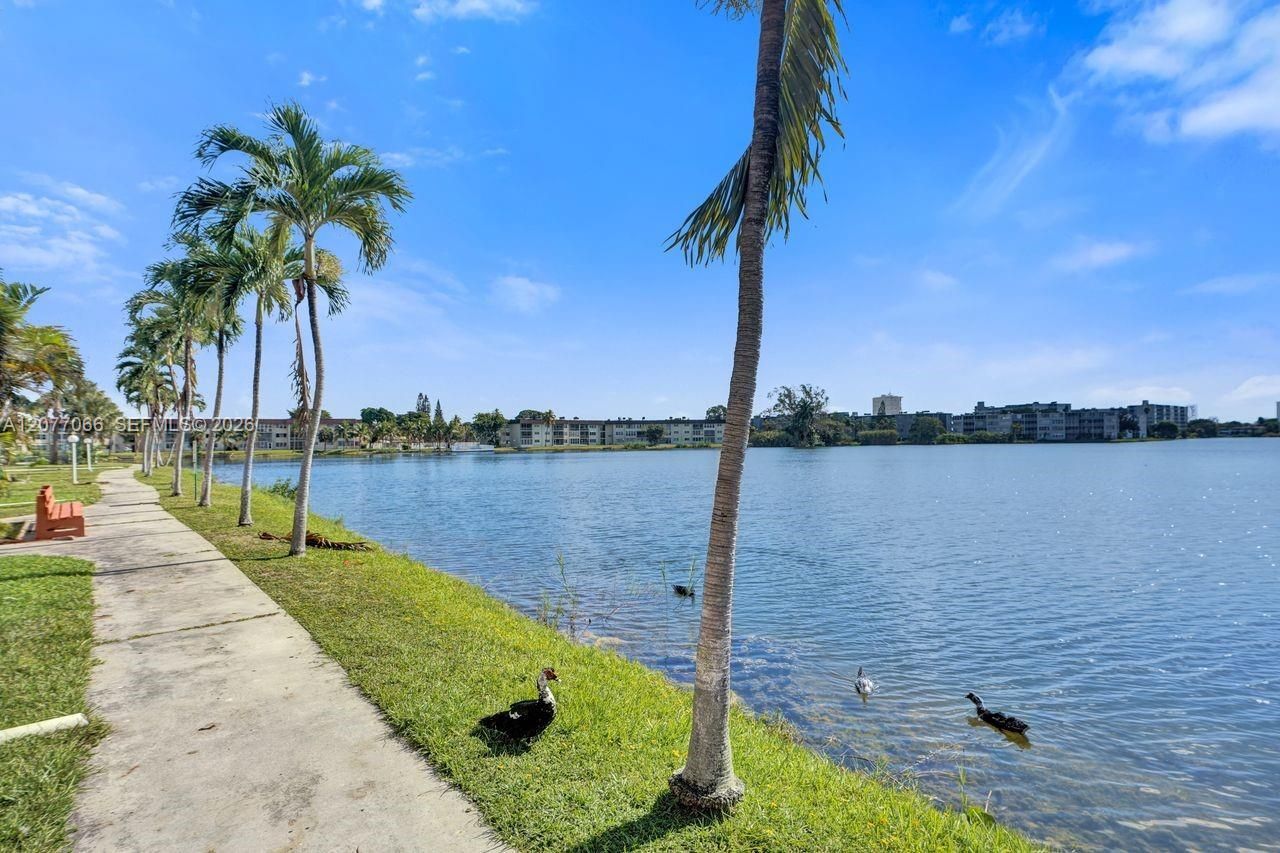 18707 NE 14th Ave, Unit 522, Miami, FL 33179 Photo