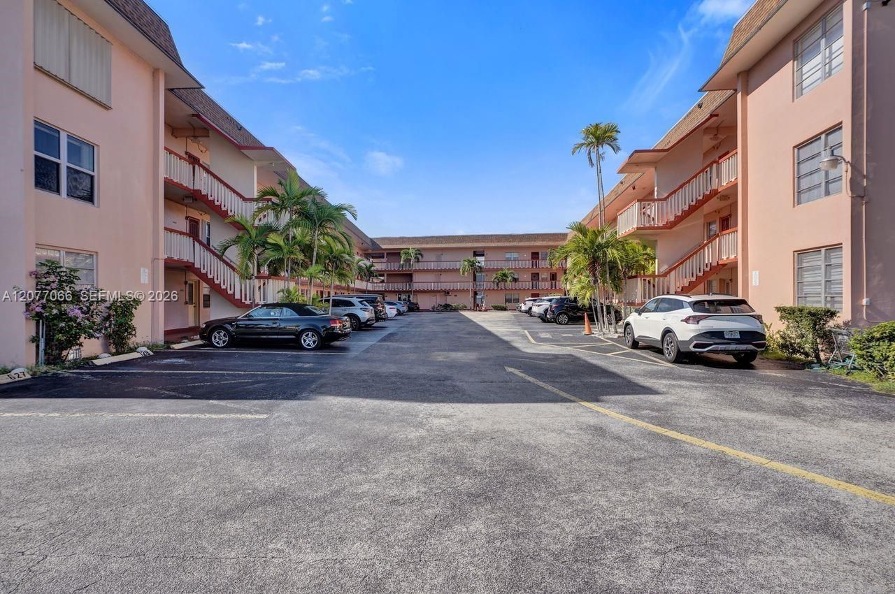 18707 NE 14th Ave, Unit 522, Miami, FL 33179 Photo