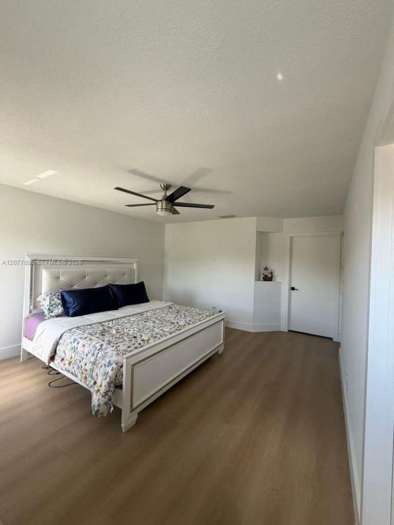 1920 NW 182nd Ter, Pembroke Pines, FL 33029 Photo
