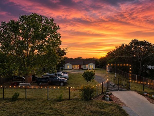 25375 US Highway 281 S, San Antonio, TX 78264