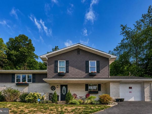 792 FAIRMONT AVENUE , MOHNTON, PA 19540