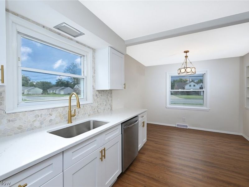 28101 Lake Shore Boulevard, Euclid, OH 44132 Photo 3