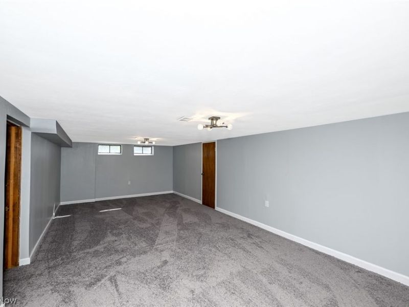 28101 Lake Shore Boulevard, Euclid, OH 44132 Photo 32