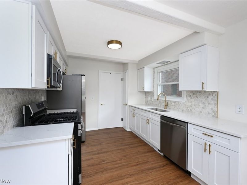 28101 Lake Shore Boulevard, Euclid, OH 44132 Photo 7