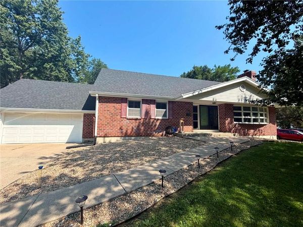 321 S Clayton Avenue, Maryville, MO 64468