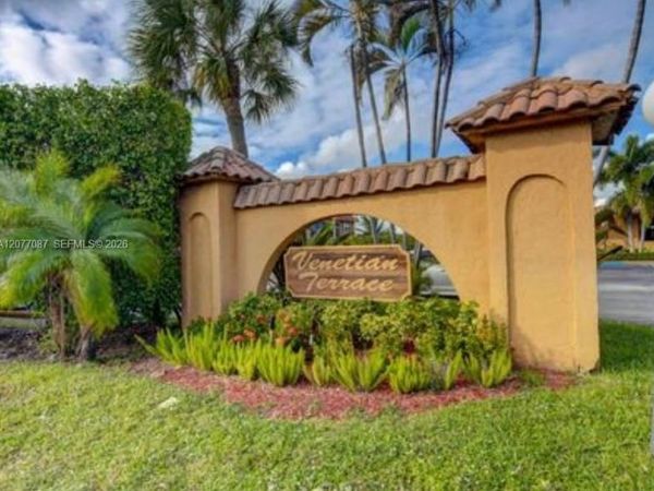 2141 W Woolbright Rd , Unit L102, Boynton Beach, FL 33426