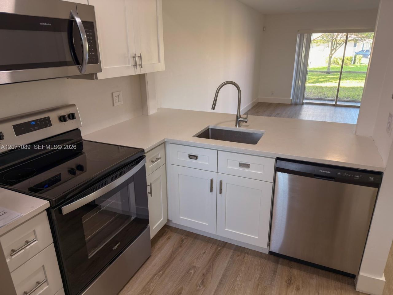 9937 Three Lakes Cir, Unit 14d, Boca Raton, FL 33428 Photo