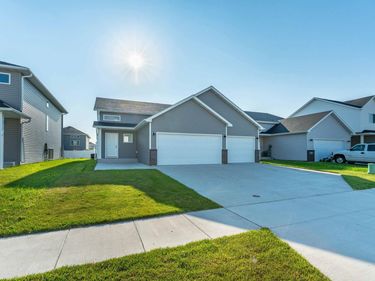 6582 28th Street S, Fargo, ND 58104