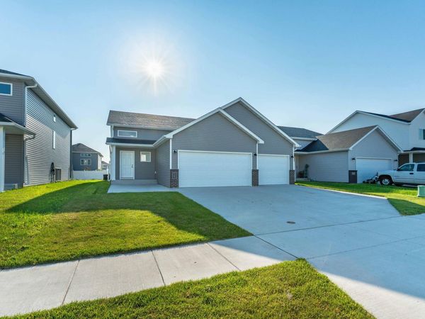 6582 28th Street S, Fargo, ND 58104