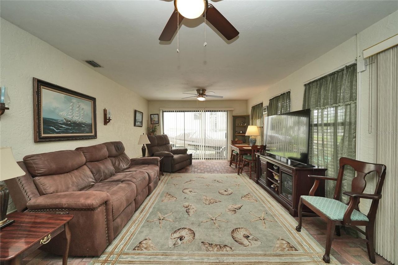 7228 Reymoor Drive, North Fort Myers, FL 33917 Photo