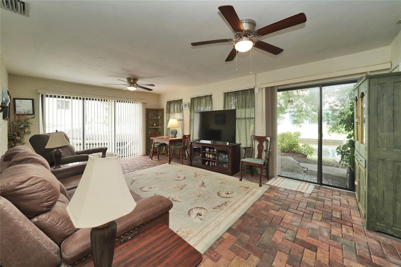 7228 Reymoor Drive, North Fort Myers, FL 33917 Photo