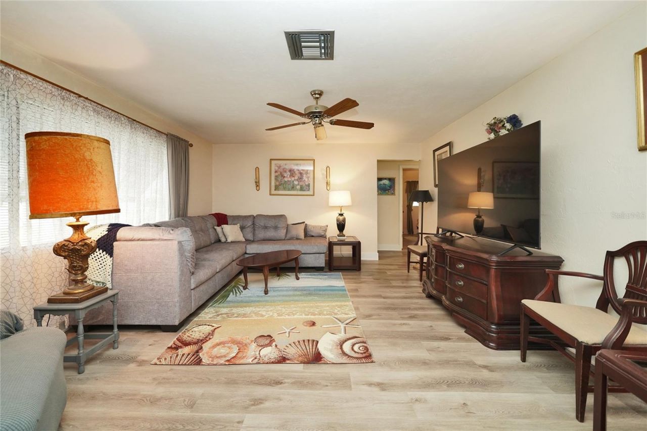 7228 Reymoor Drive, North Fort Myers, FL 33917 Photo