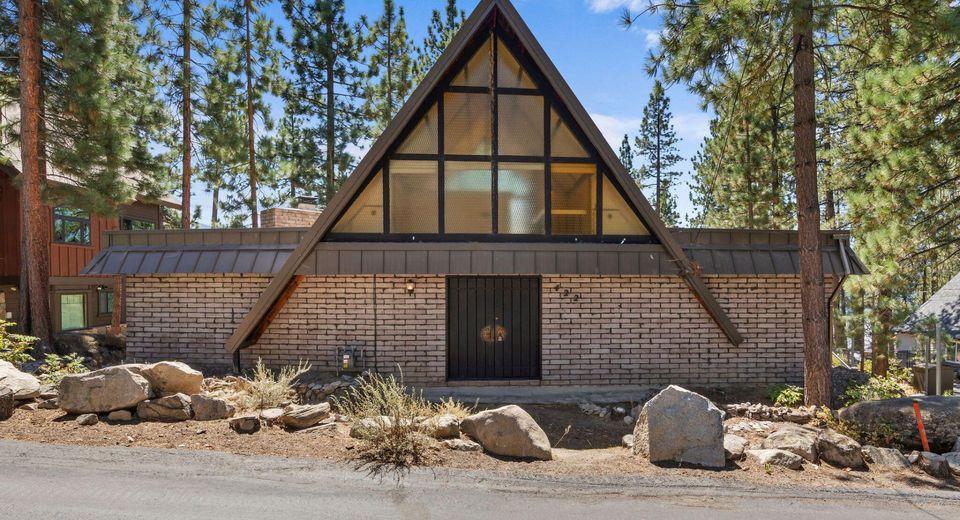 422 Lakeview Avenue, Zephyr Cove, NV 89448 Photo