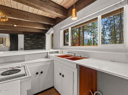 422 Lakeview Avenue, Zephyr Cove, NV 89448 Photo