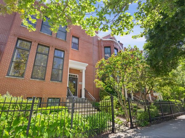 2064 Valor Court , Glenview, IL 60026