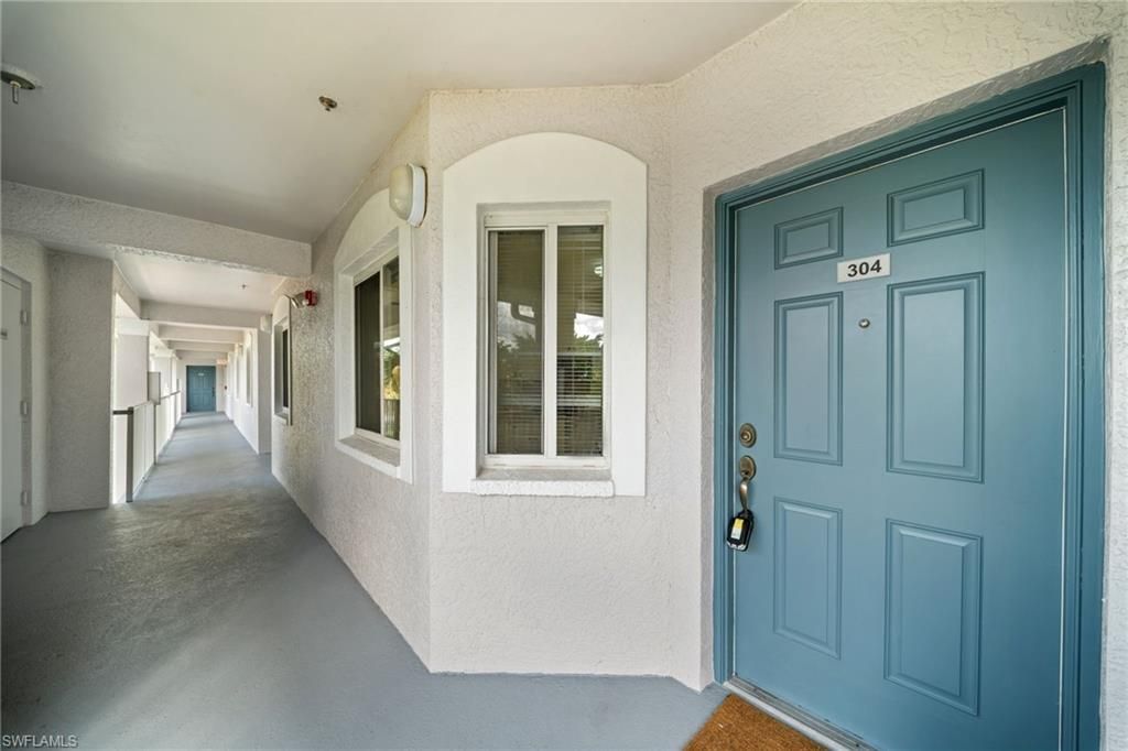 7804 Regal Heron Cir, Unit 304, Naples, FL 34104 Photo