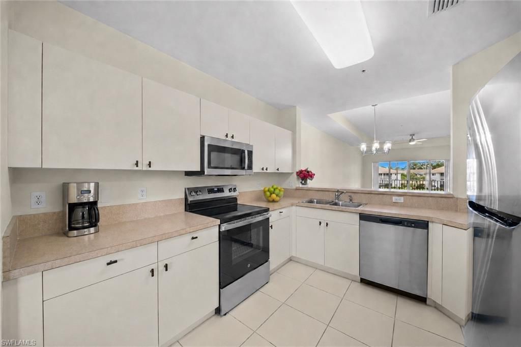7804 Regal Heron Cir, Unit 304, Naples, FL 34104 Photo